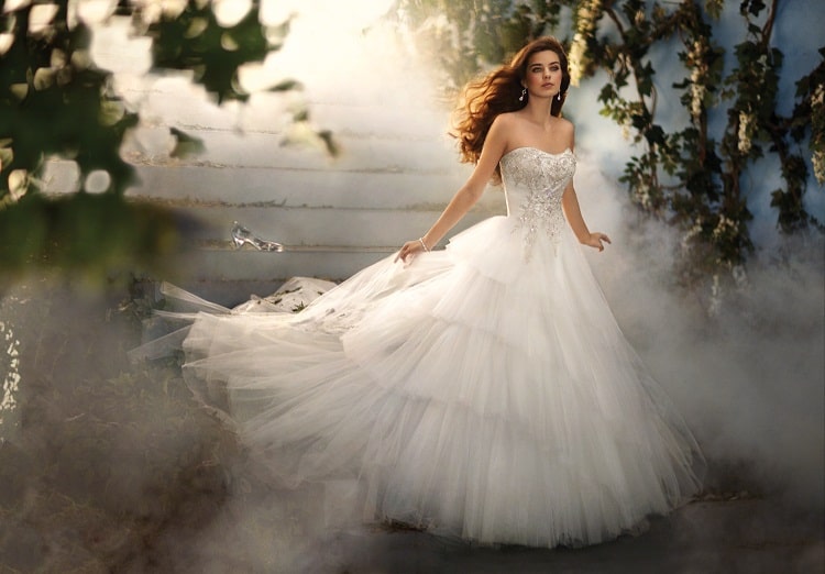 Cinderella wedding dress Disney Assepoester - Disney bruidsjurken van Alfred Angelo - Wedding Dress Disney - ARCHANA.NL #trouwjurk #weddingdresses